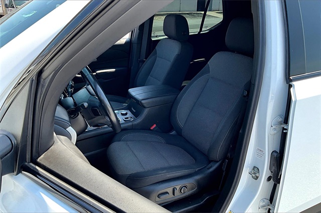2022 Chevrolet Traverse LT - Photo 10