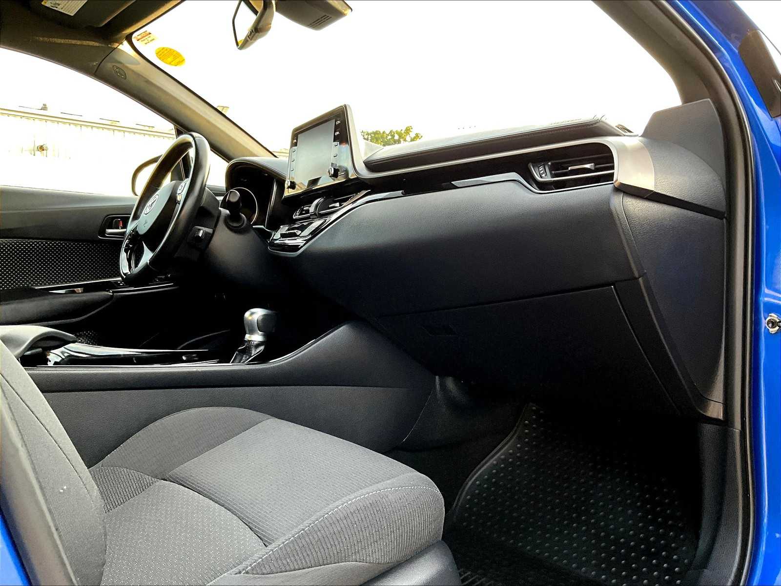 2019 Toyota C-HR XLE - Photo 14
