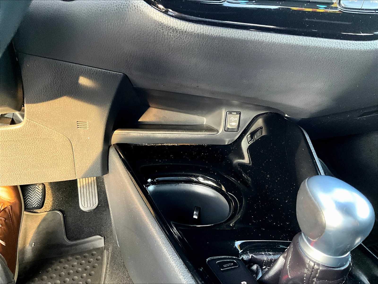 2019 Toyota C-HR XLE - Photo 25