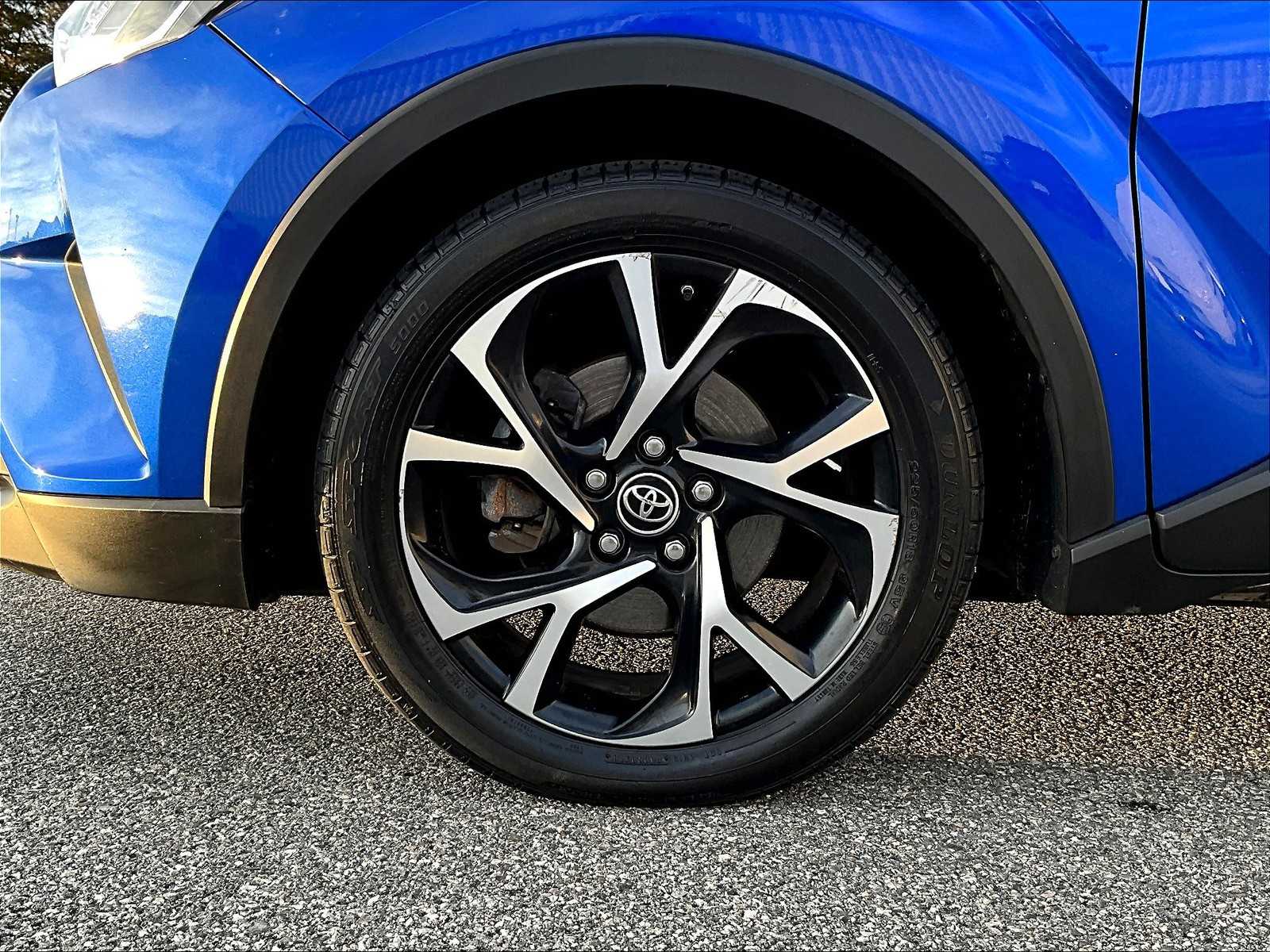 2019 Toyota C-HR XLE - Photo 7