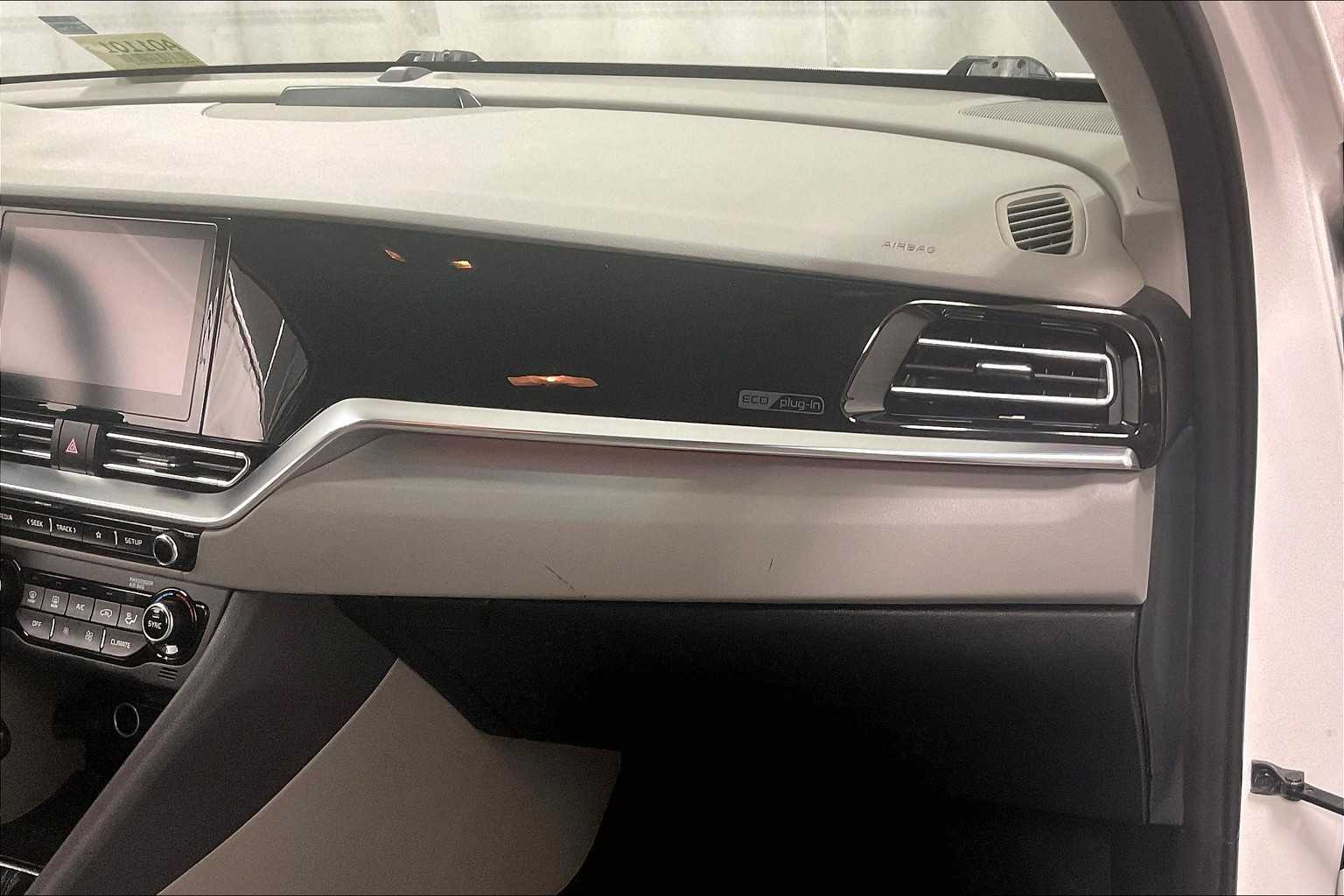 2021 Kia Niro Plug-In Hybrid EX - Photo 13