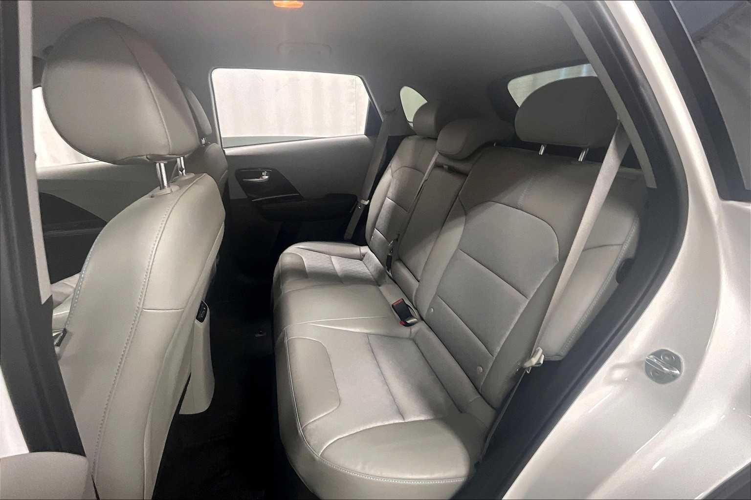 2021 Kia Niro Plug-In Hybrid EX - Photo 15