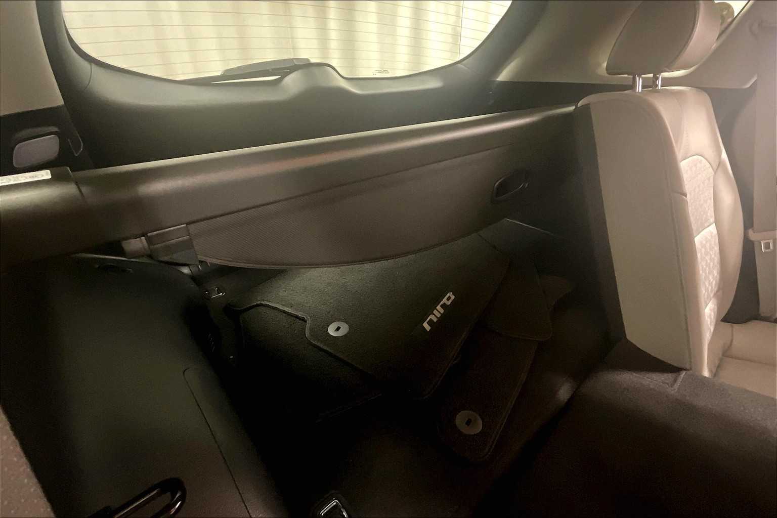 2021 Kia Niro Plug-In Hybrid EX - Photo 17
