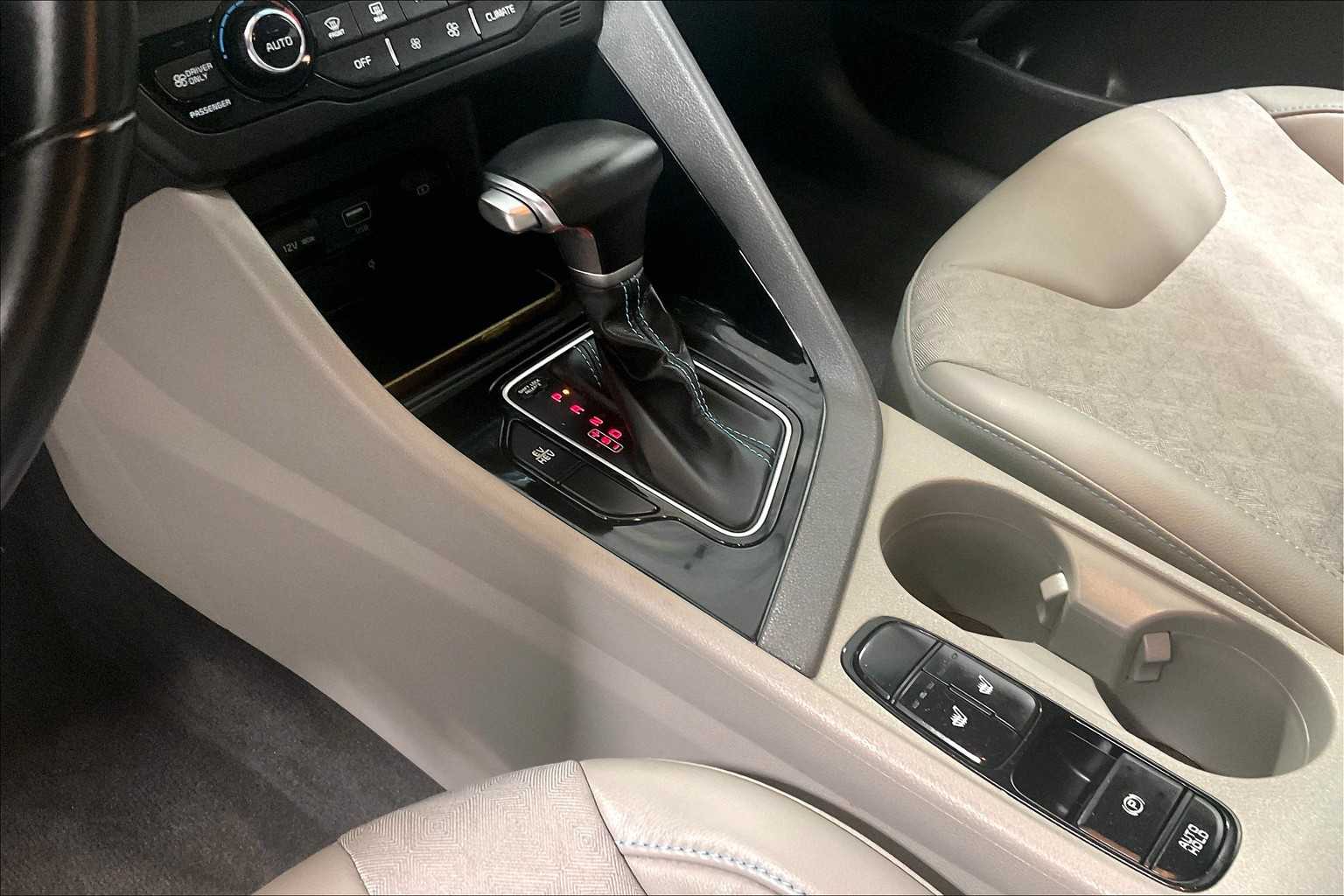 2021 Kia Niro Plug-In Hybrid EX - Photo 21