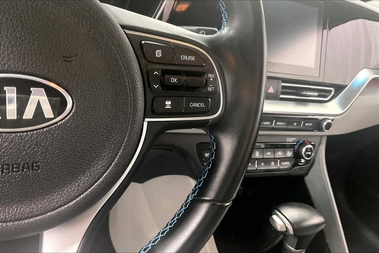 2021 Kia Niro Plug-In Hybrid EX - Photo 24