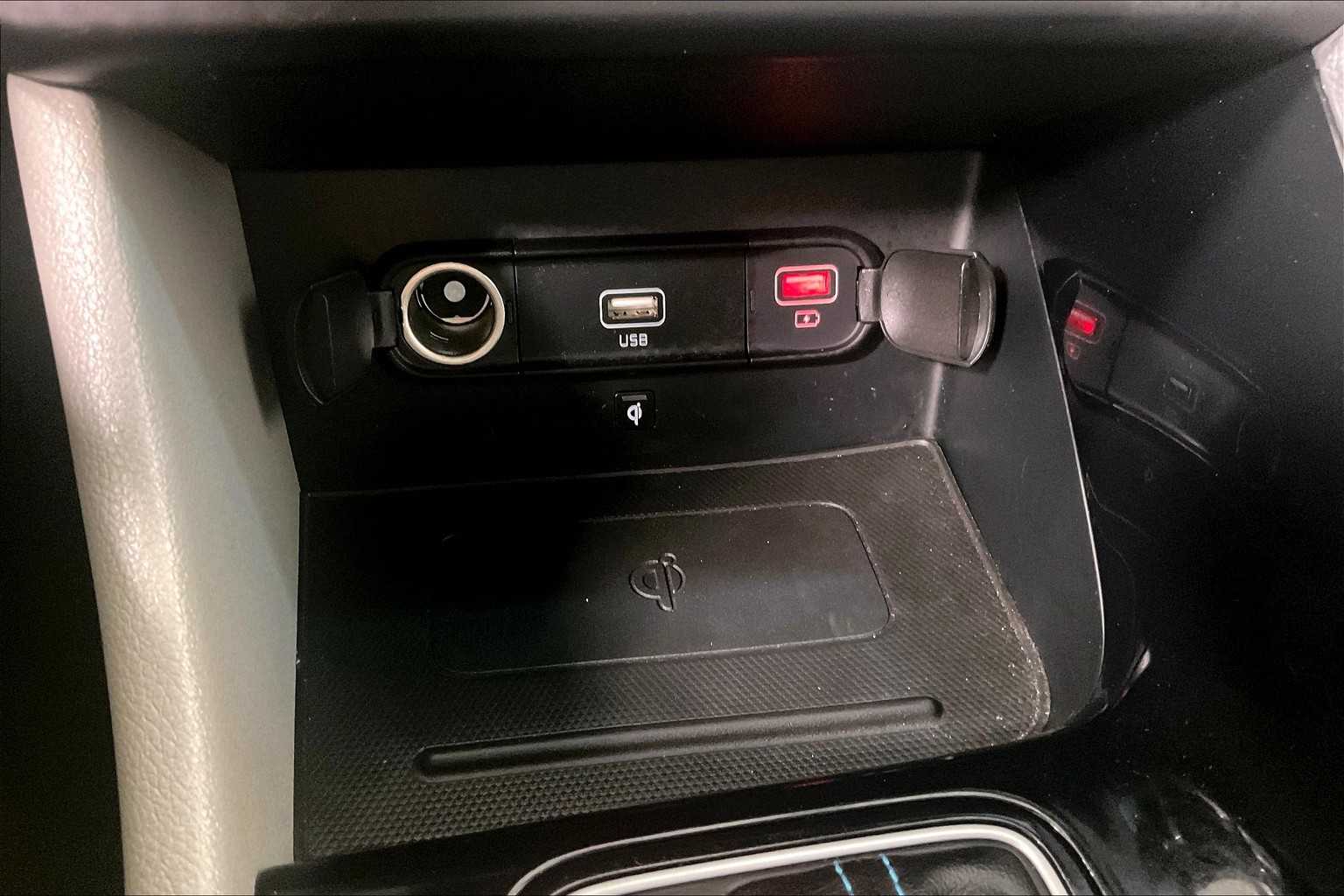 2021 Kia Niro Plug-In Hybrid EX - Photo 27