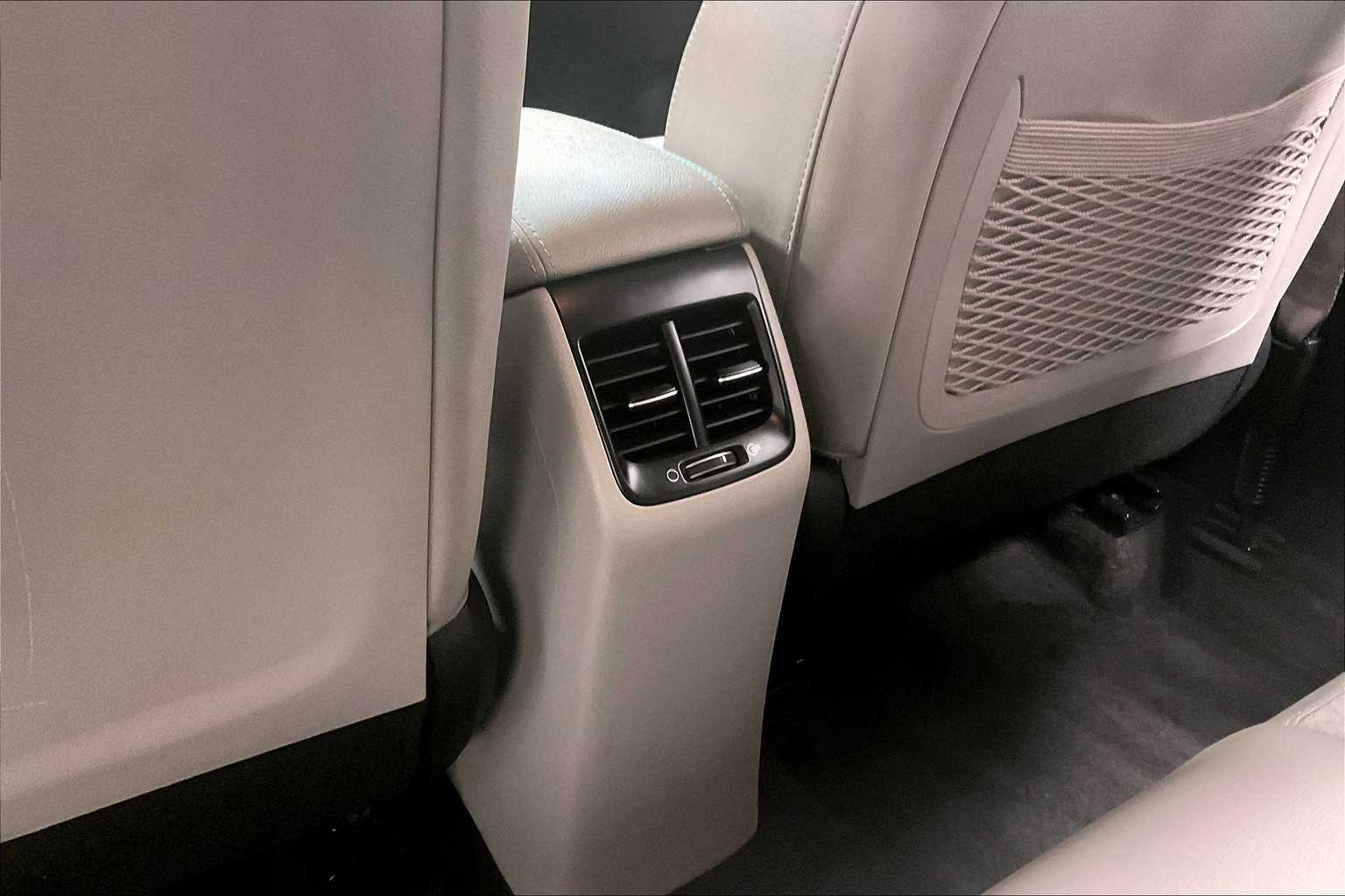 2021 Kia Niro Plug-In Hybrid EX - Photo 28