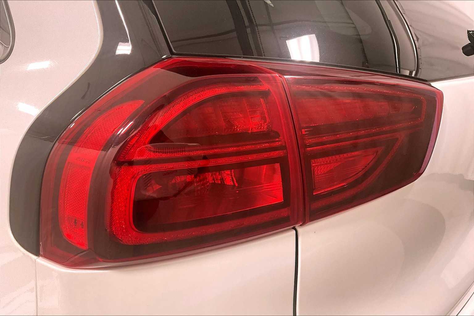 2021 Kia Niro Plug-In Hybrid EX - Photo 34