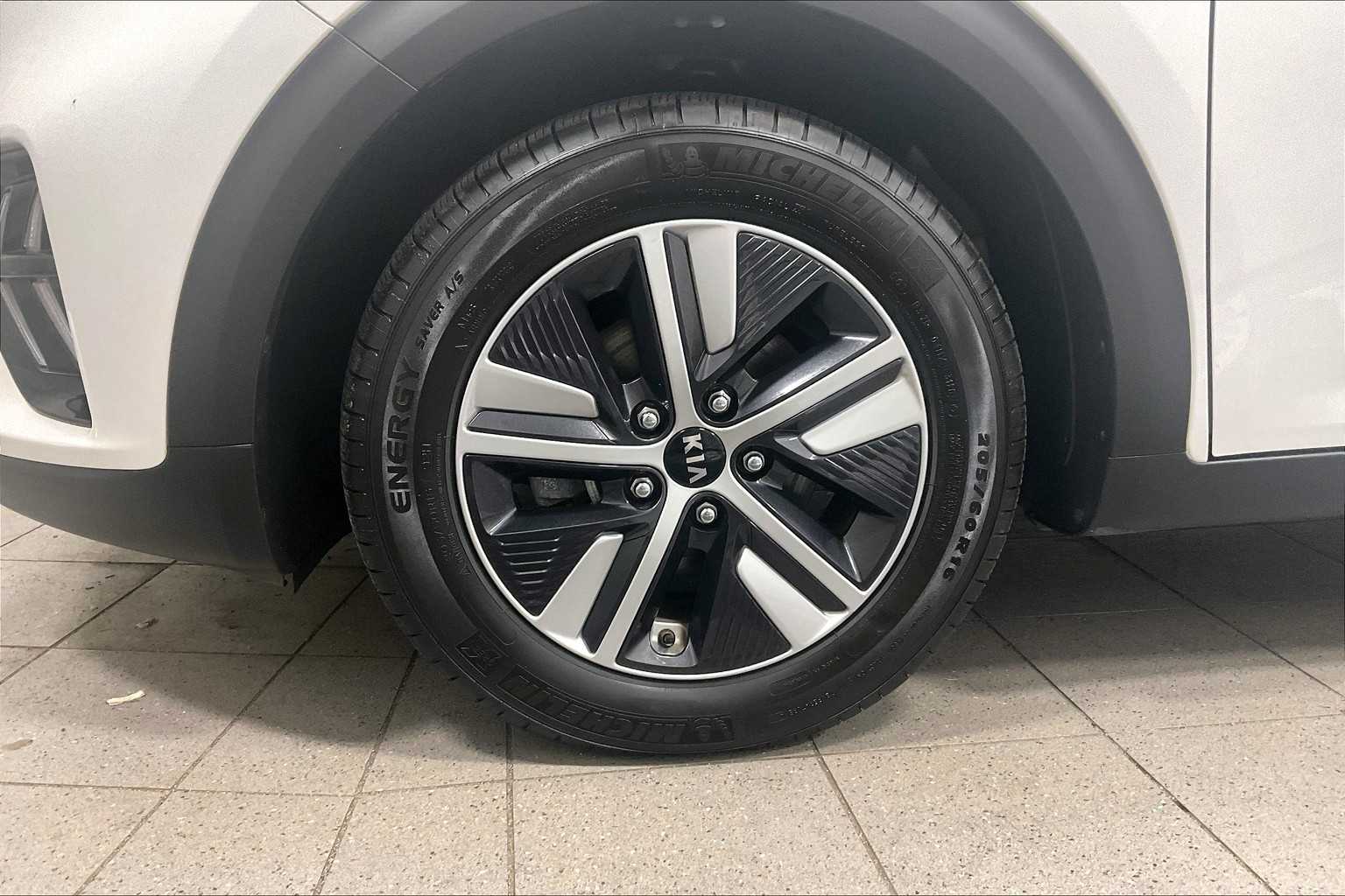 2021 Kia Niro Plug-In Hybrid EX - Photo 7