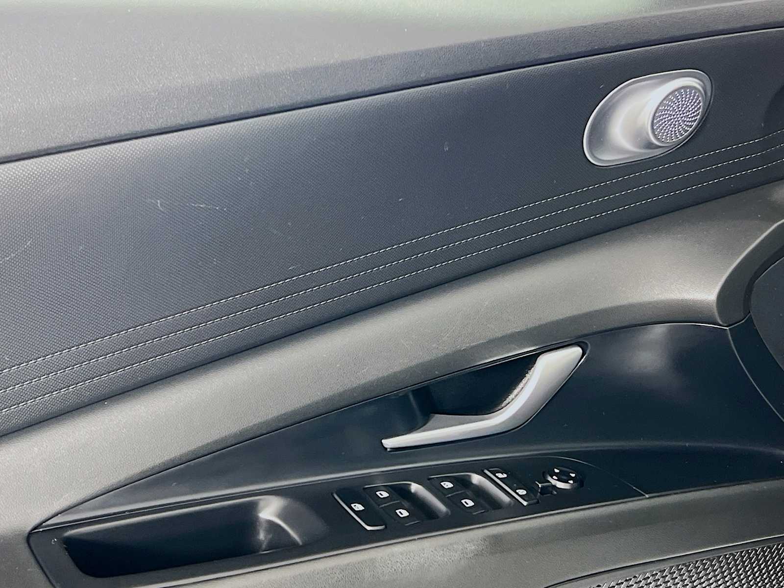 2023 Hyundai Elantra Hybrid Blue - Photo 17