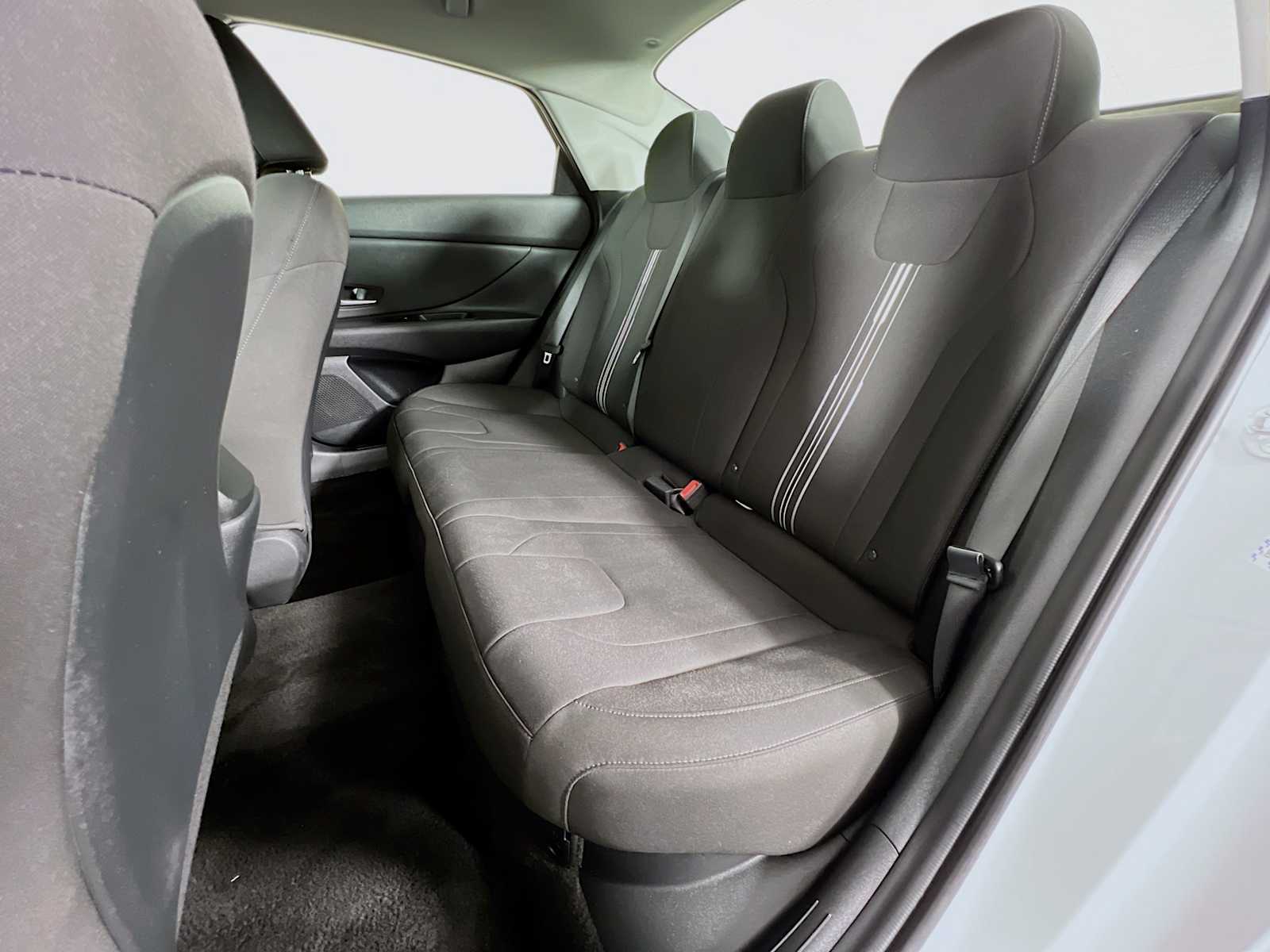 2023 Hyundai Elantra Hybrid Blue - Photo 24