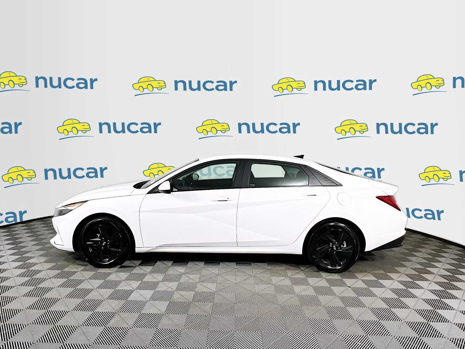 2023 Hyundai Elantra Hybrid Blue - Photo 4