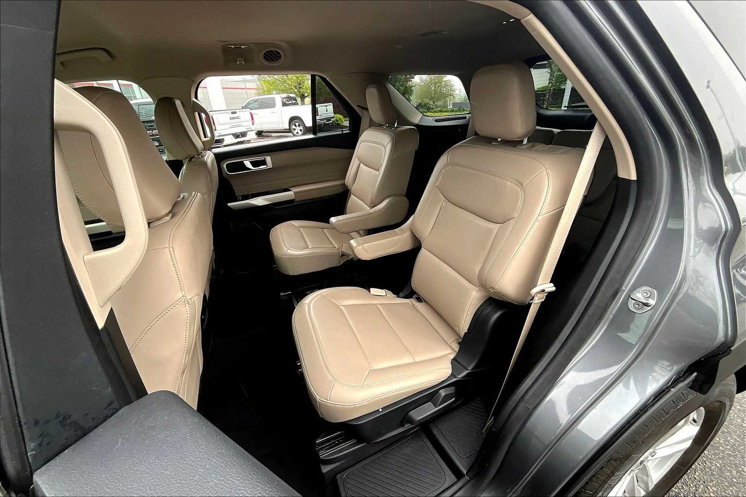 2021 Ford Explorer XLT - Photo 15