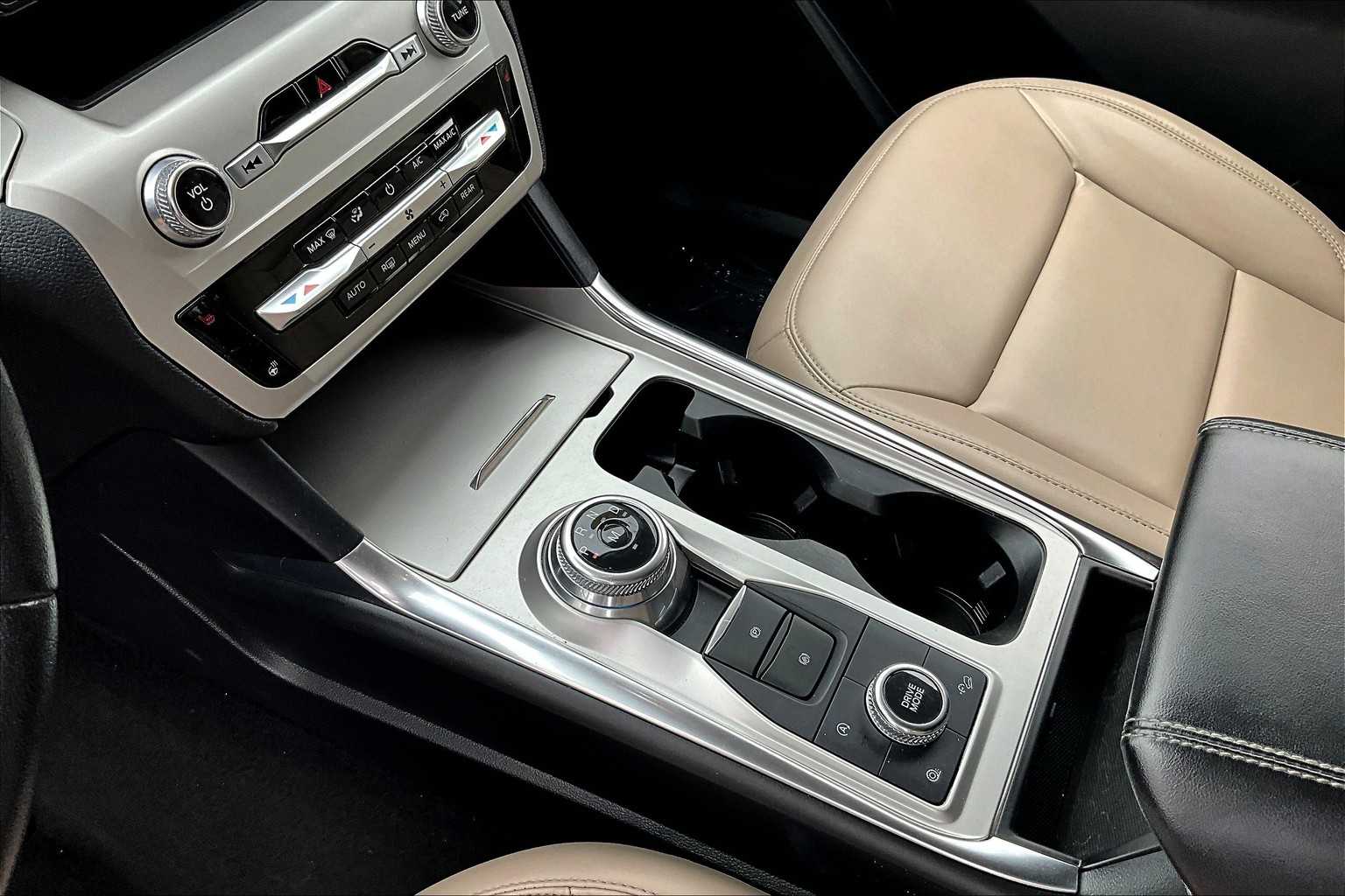 2021 Ford Explorer XLT - Photo 21