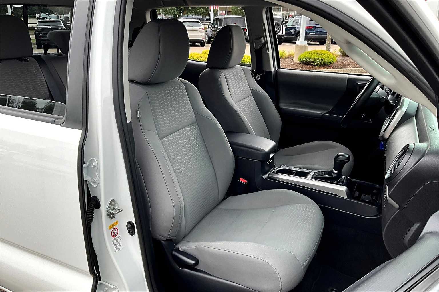 2018 Toyota Tacoma SR5 - Photo 11