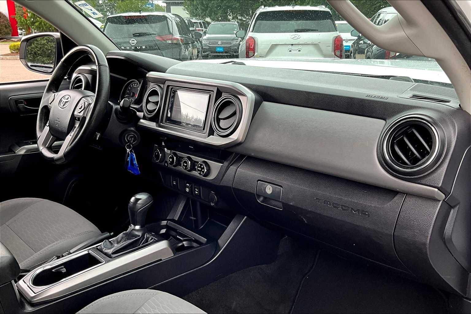 2018 Toyota Tacoma SR5 - Photo 14