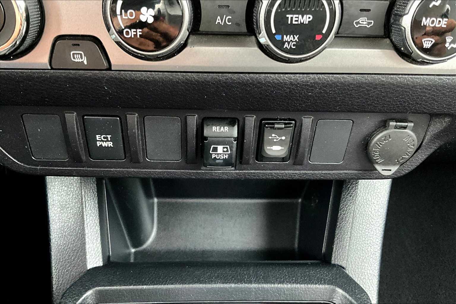 2018 Toyota Tacoma SR5 - Photo 25