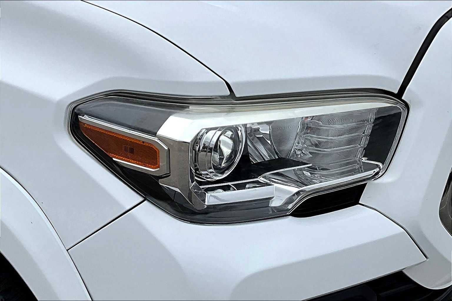 2018 Toyota Tacoma SR5 - Photo 31