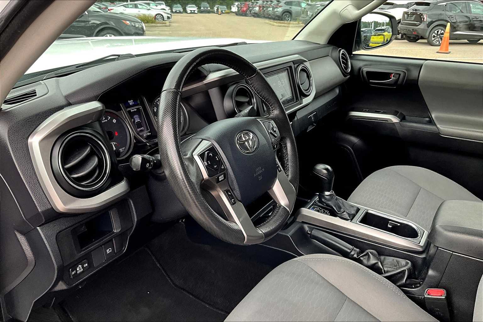2018 Toyota Tacoma SR5 - Photo 8