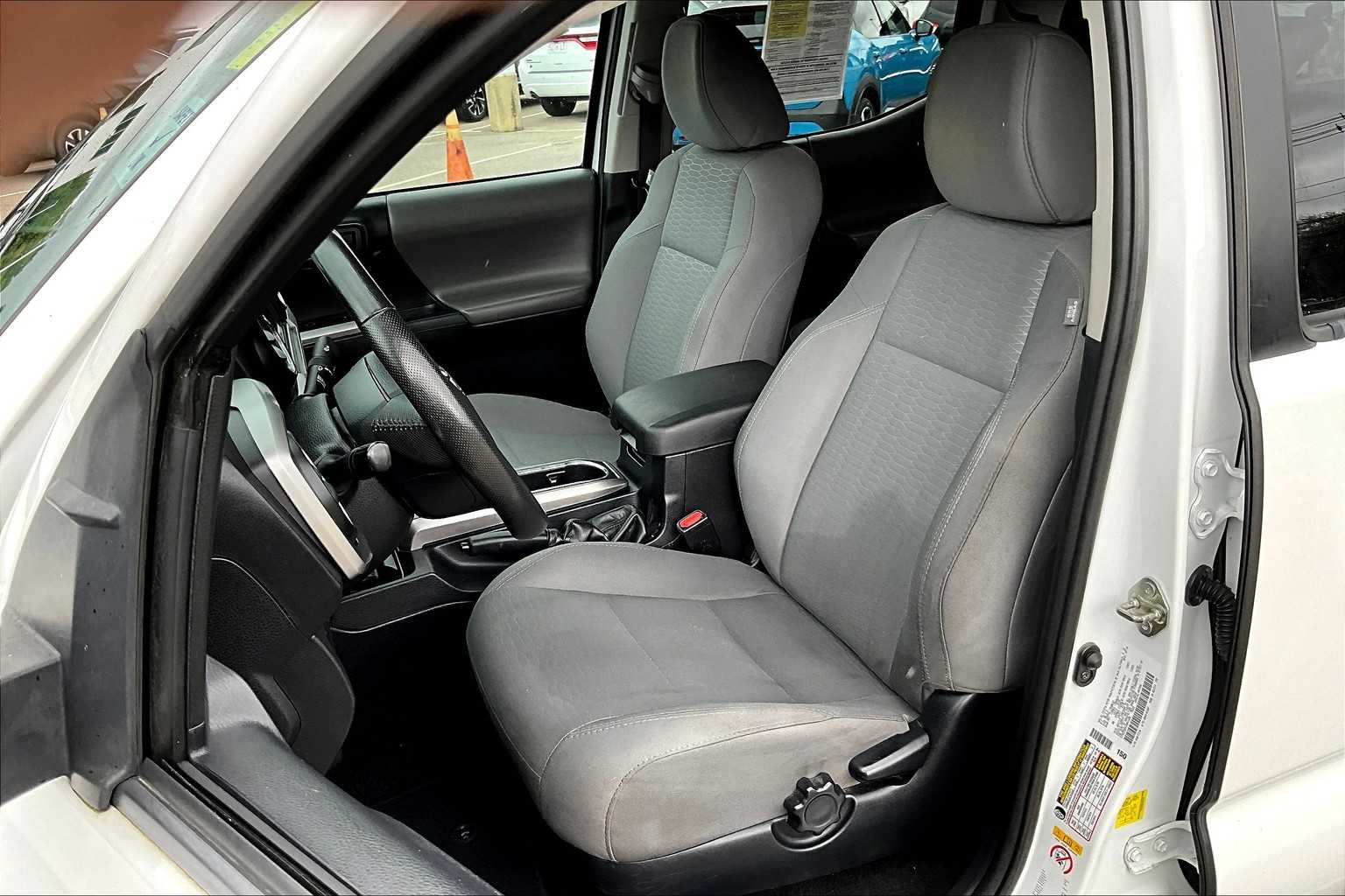 2018 Toyota Tacoma SR5 - Photo 10