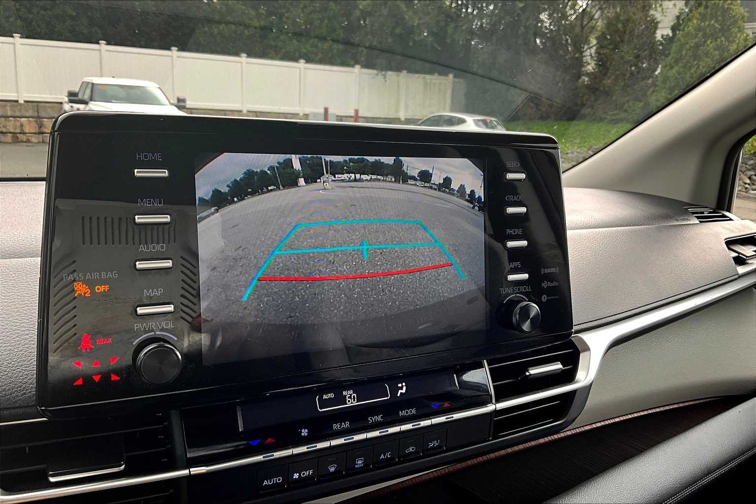 2024 Toyota Sienna LE - Photo 20
