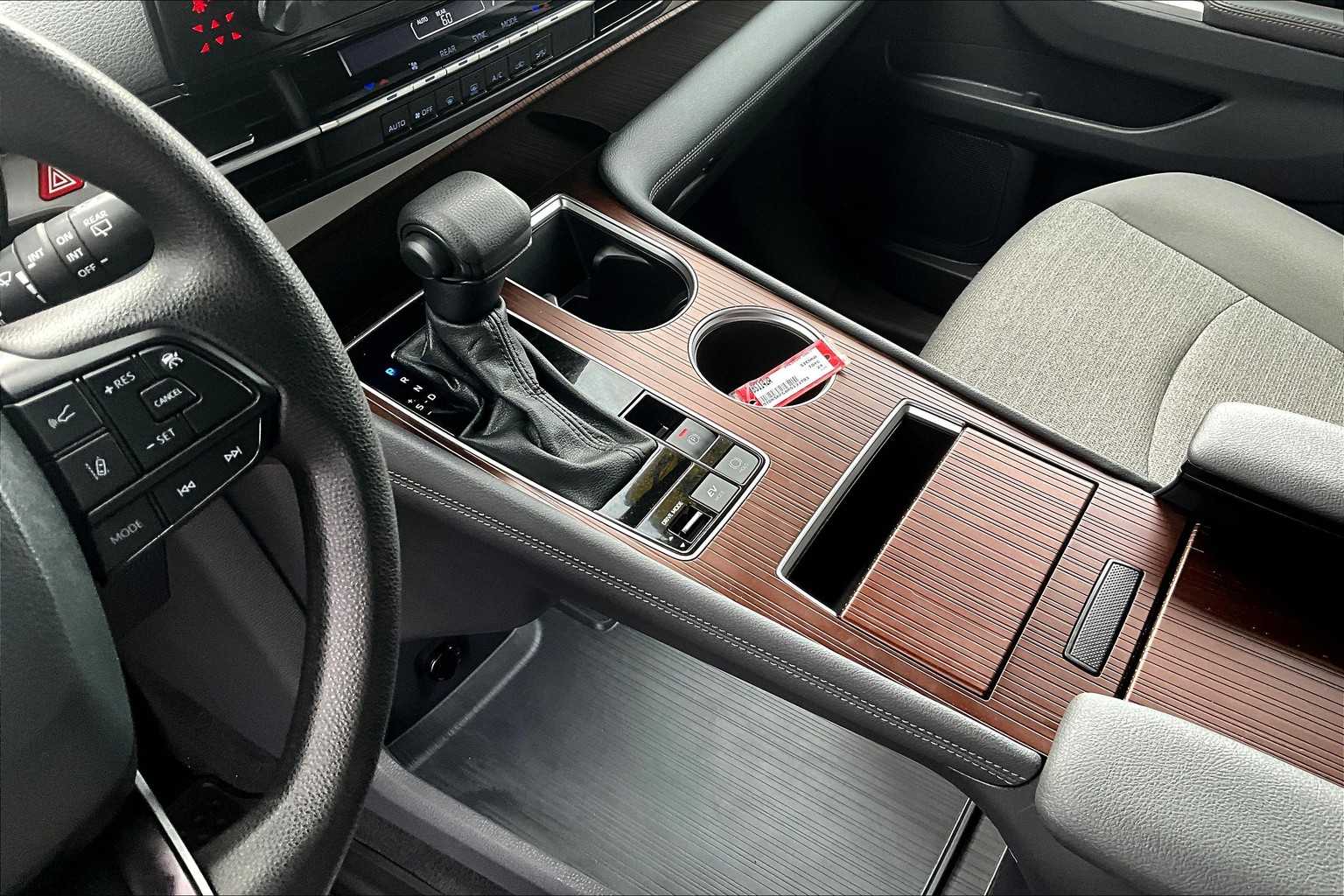 2024 Toyota Sienna LE - Photo 21