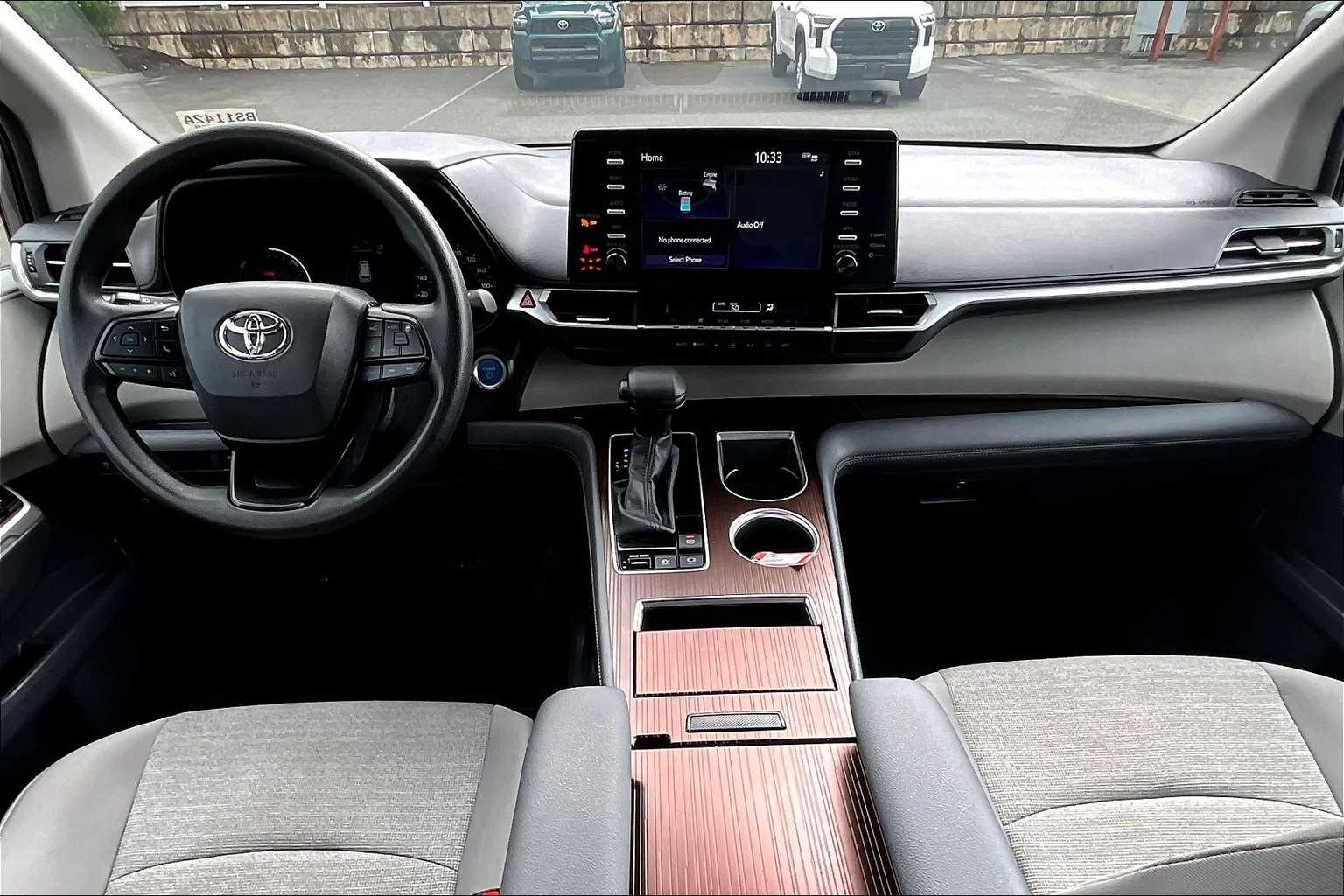 2024 Toyota Sienna LE - Photo 22