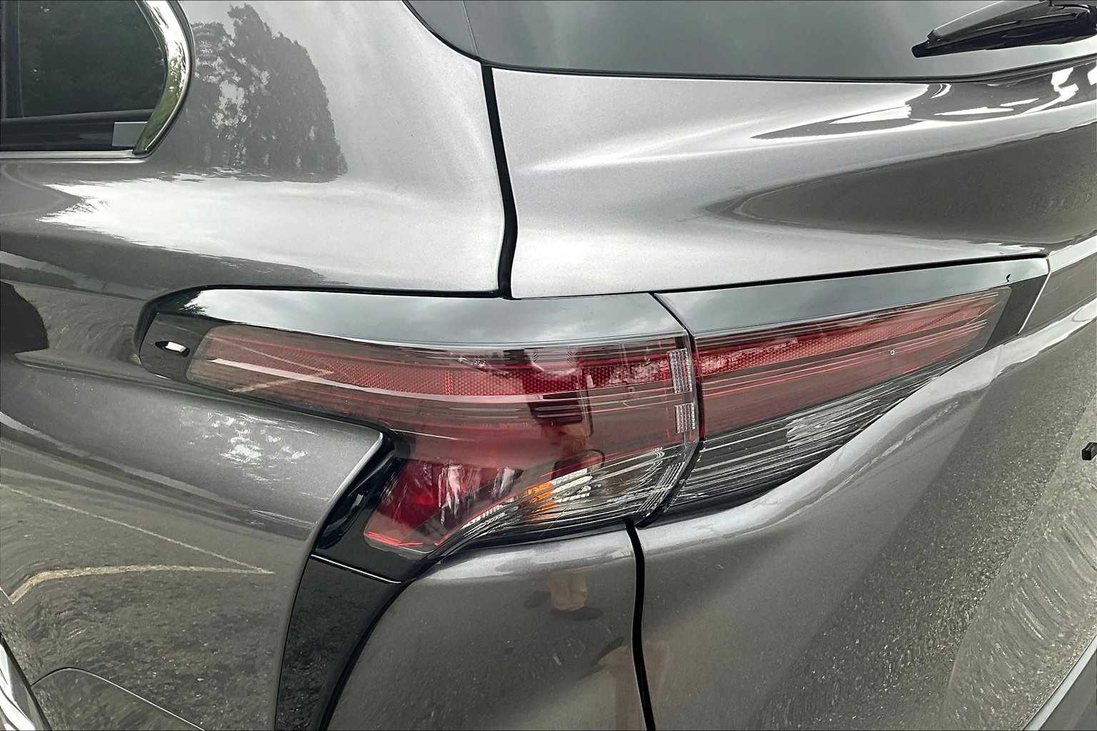 2024 Toyota Sienna LE - Photo 35