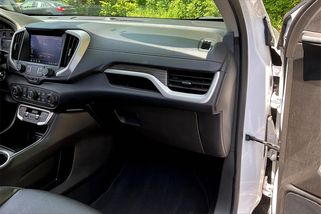 2023 GMC Terrain SLT - Photo 12