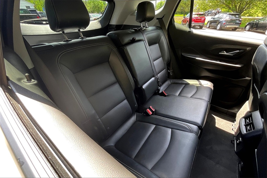 2023 GMC Terrain SLT - Photo 18