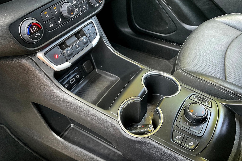2023 GMC Terrain SLT - Photo 19