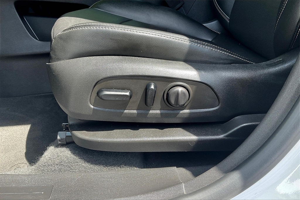 2023 GMC Terrain SLT - Photo 26