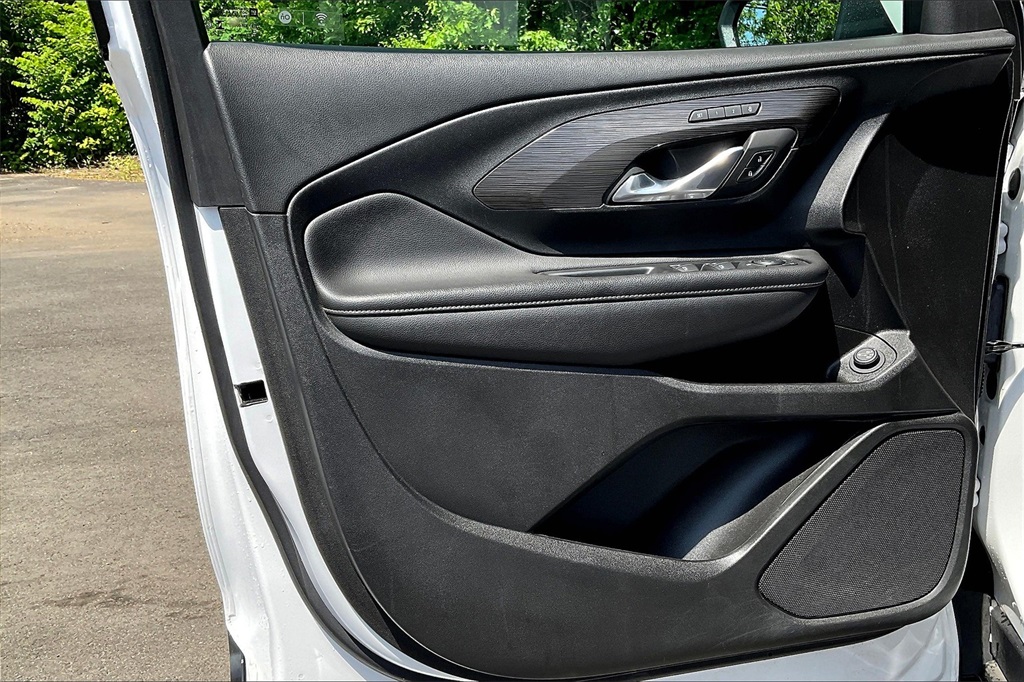 2023 GMC Terrain SLT - Photo 9