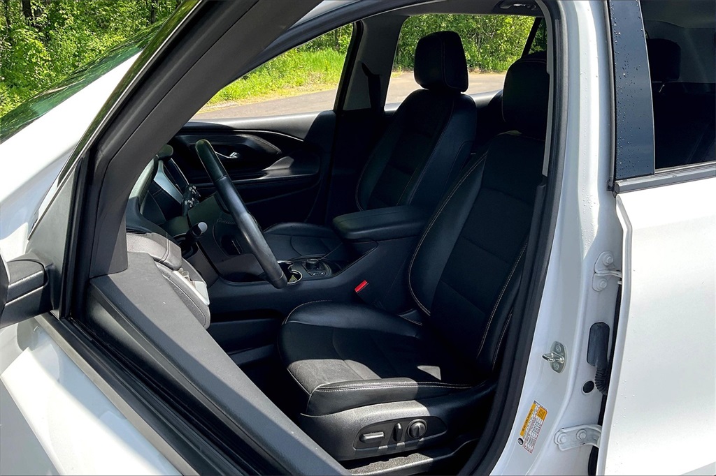 2023 GMC Terrain SLT - Photo 10