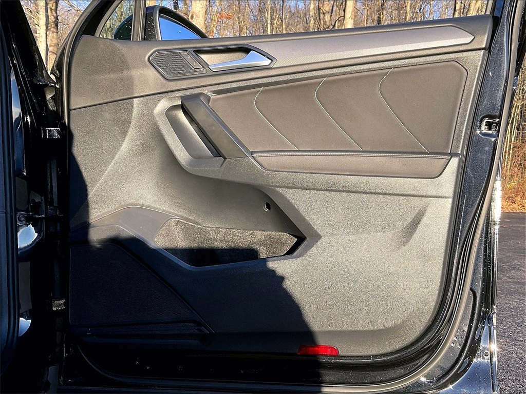 2022 Volkswagen Tiguan 2.0T SE - Photo 24