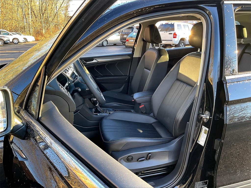 2022 Volkswagen Tiguan 2.0T SE - Photo 10