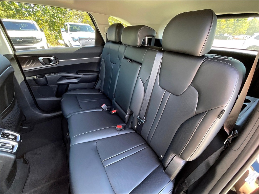 2026 Kia Sorento EX - Photo 15