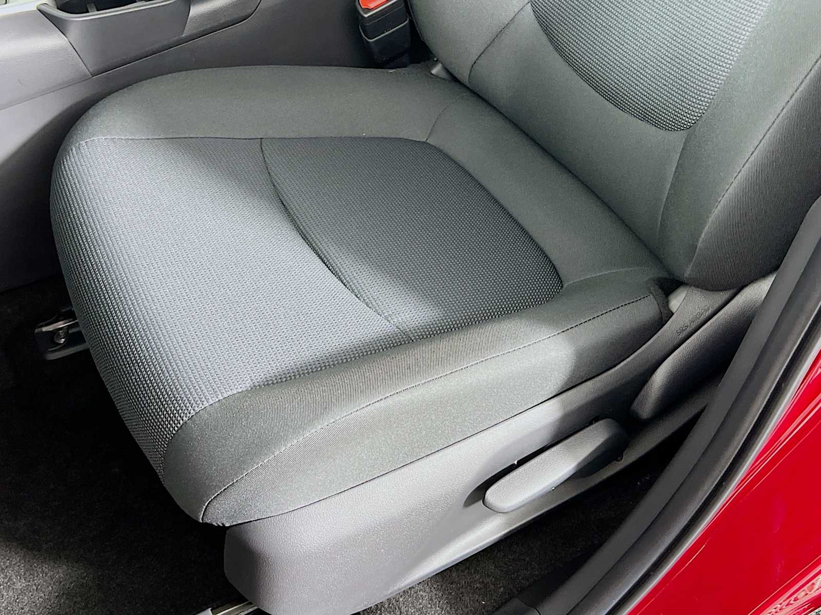 2025 Toyota RAV4 LE - Photo 17