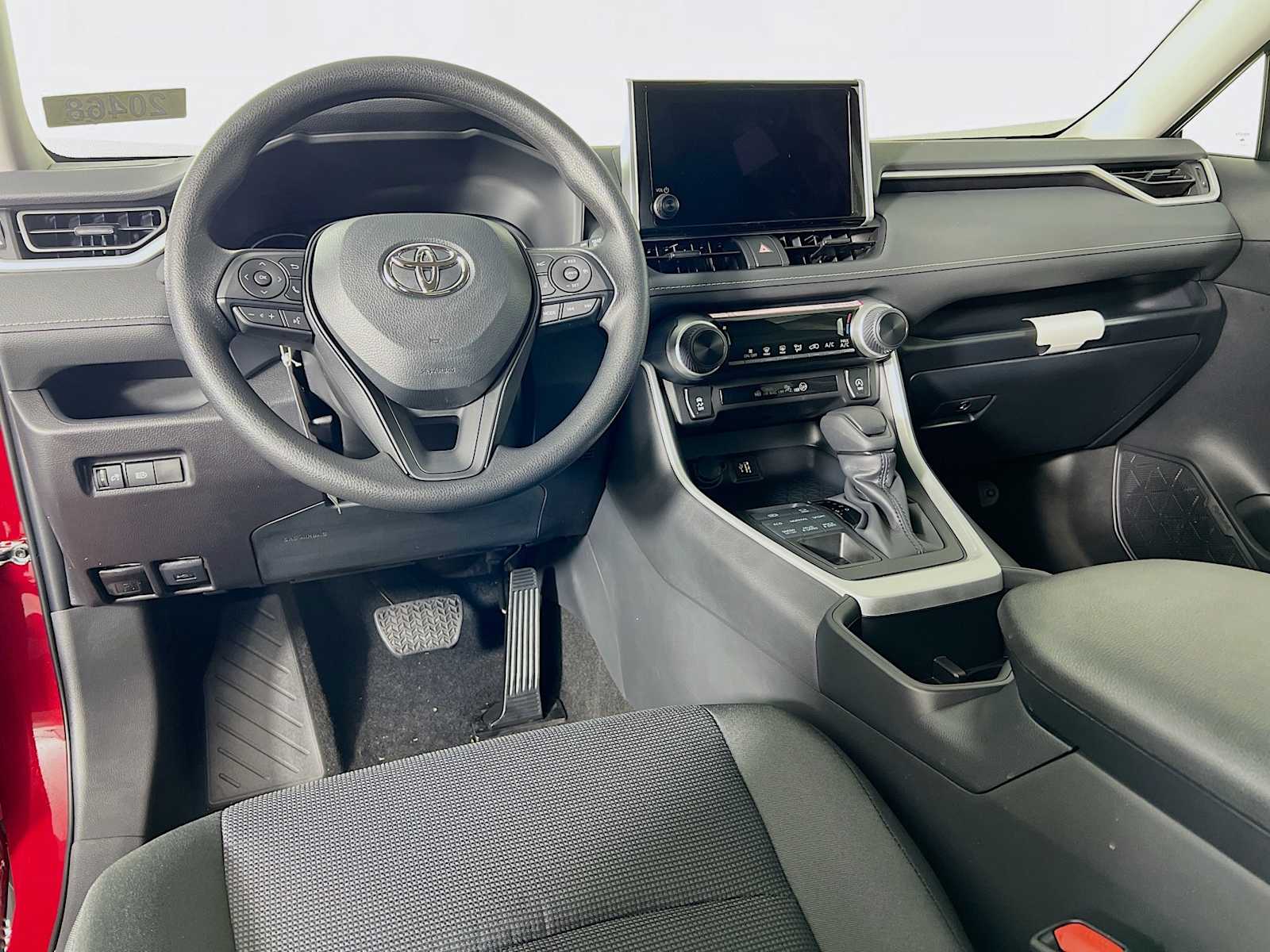 2025 Toyota RAV4 LE - Photo 6