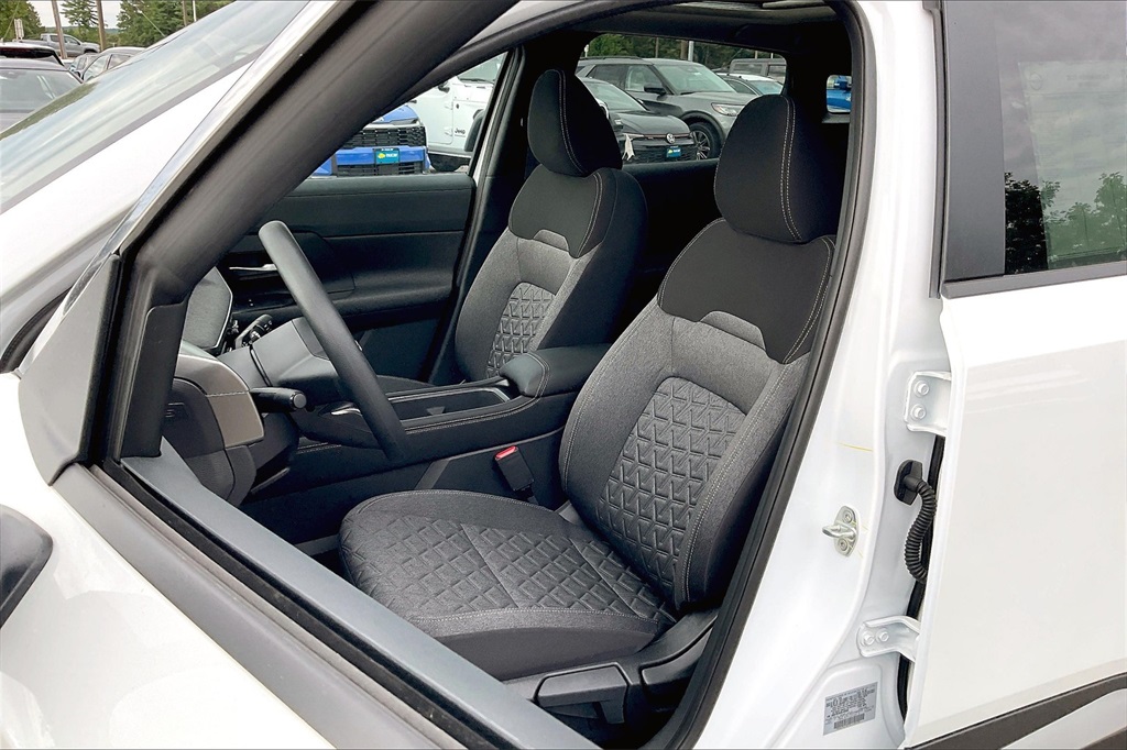 2025 Nissan Kicks SV - Photo 11