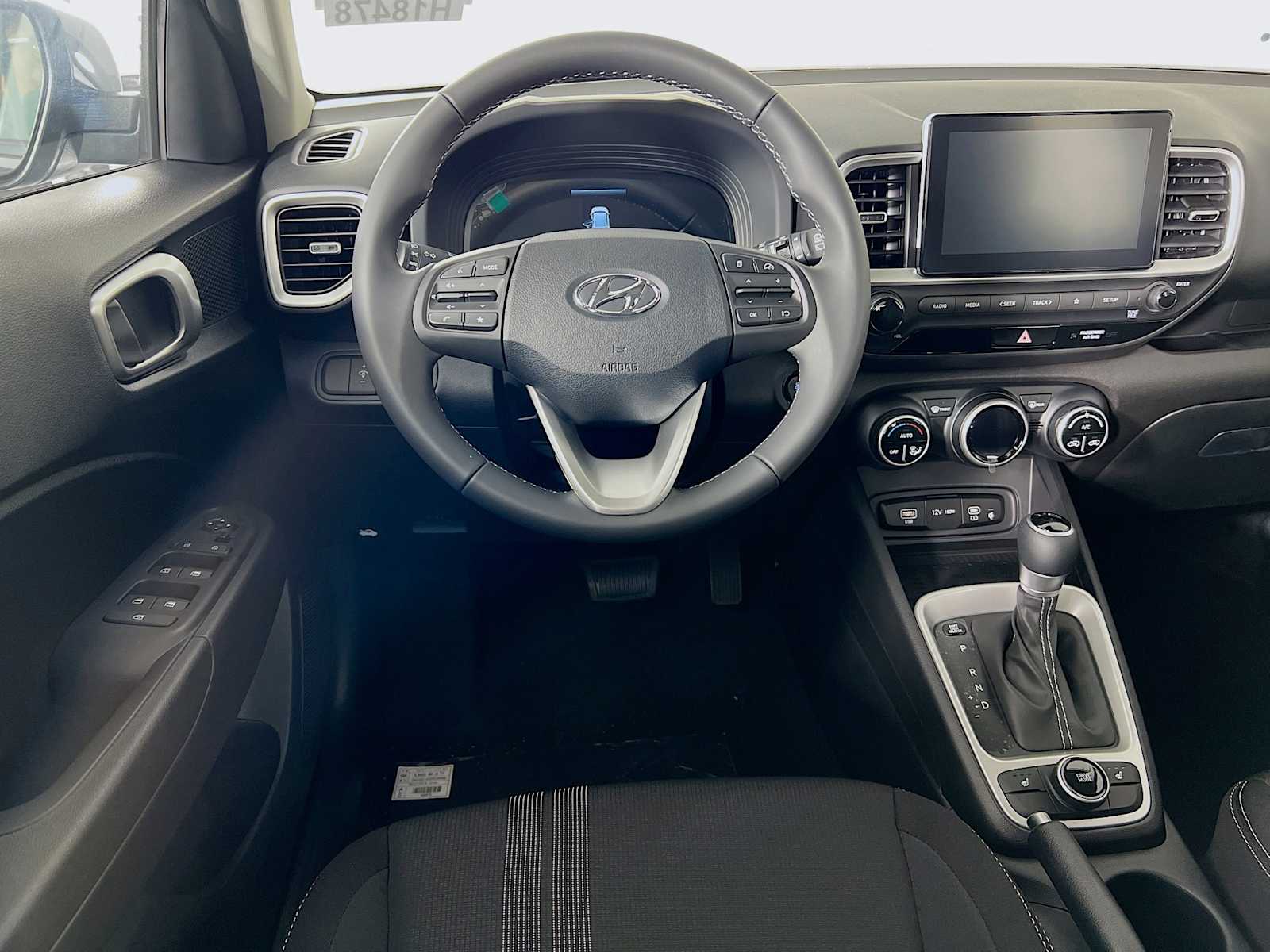 2026 Hyundai Venue SEL - Photo 14