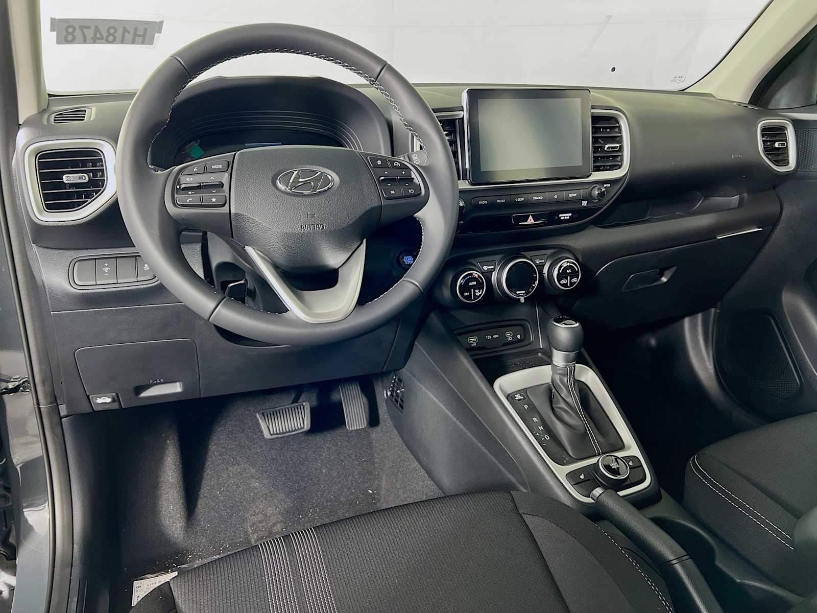 2026 Hyundai Venue SEL - Photo 6