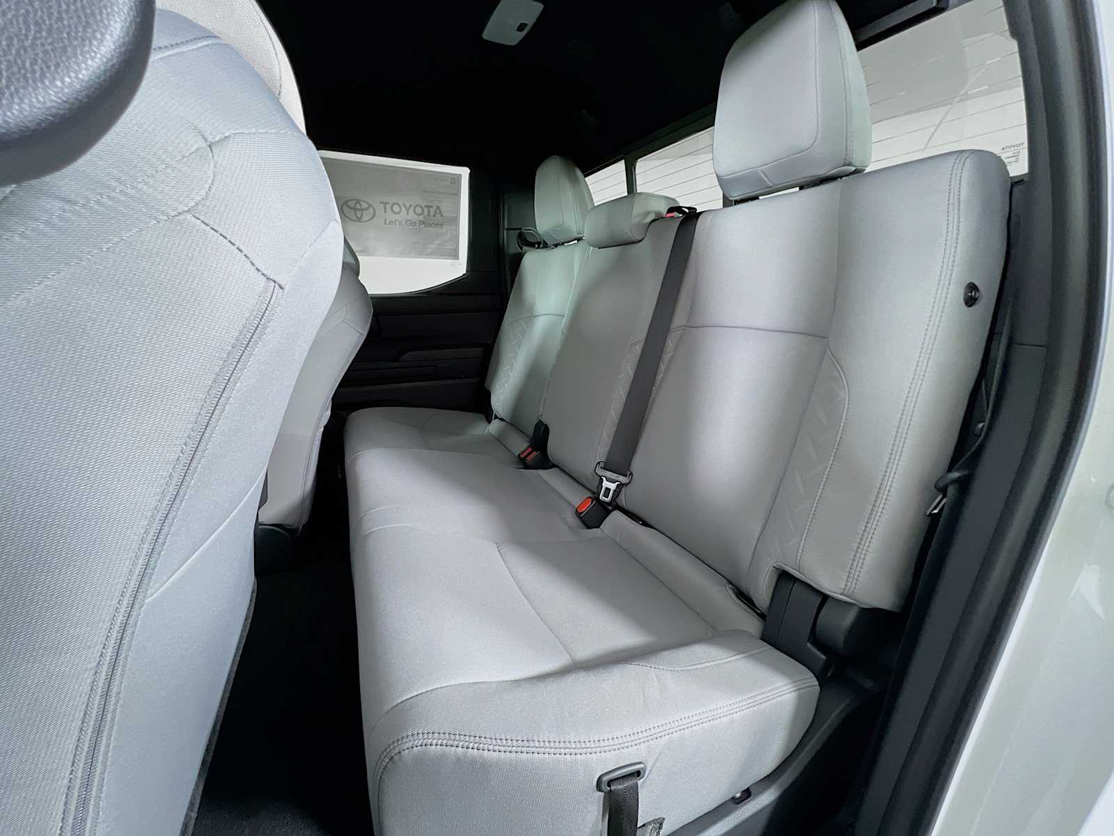 2025 Toyota Tacoma SR5 - Photo 13