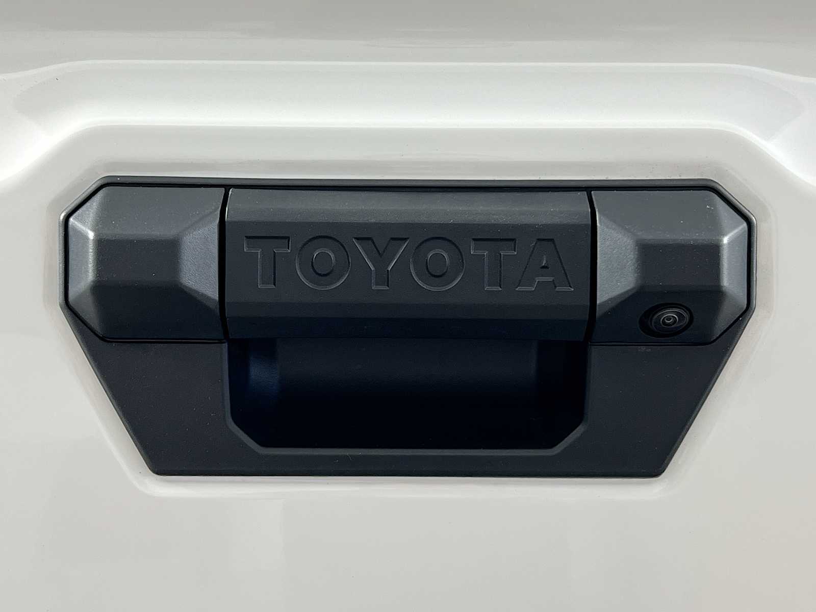 2025 Toyota Tacoma SR5 - Photo 17