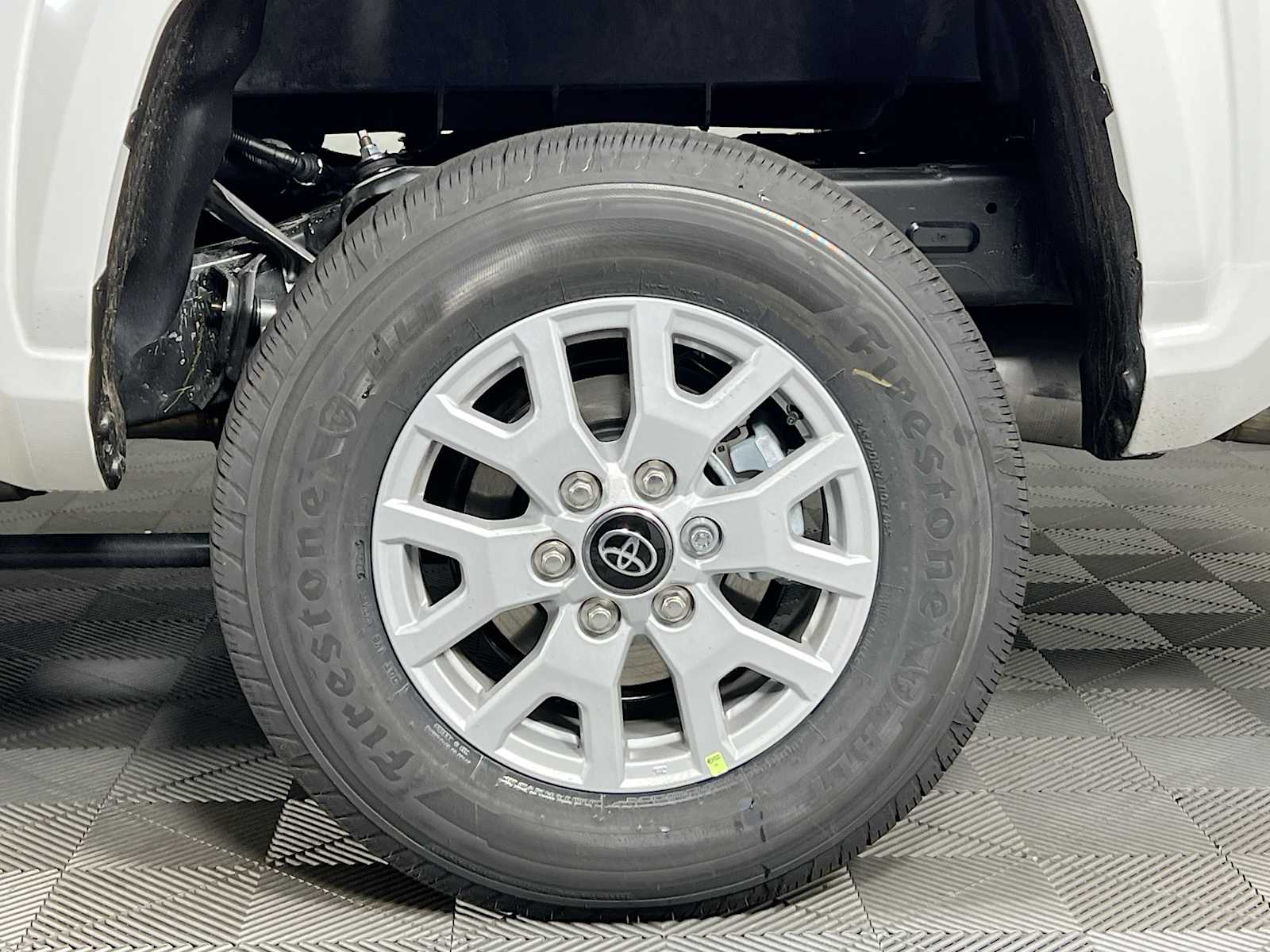 2025 Toyota Tacoma SR5 - Photo 18