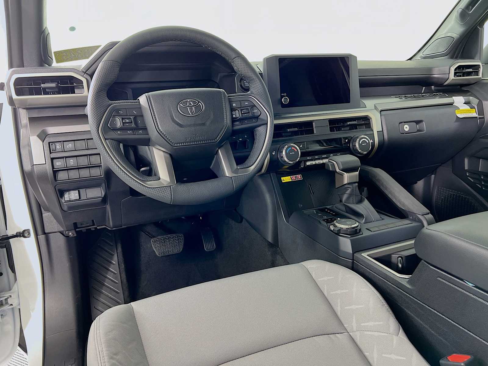 2025 Toyota Tacoma SR5 - Photo 6