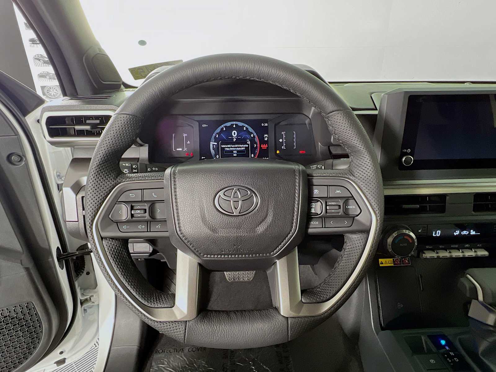 2025 Toyota Tacoma SR5 - Photo 7