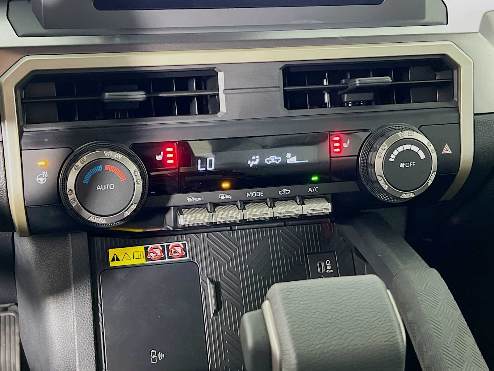 2025 Toyota Tacoma SR5 - Photo 10