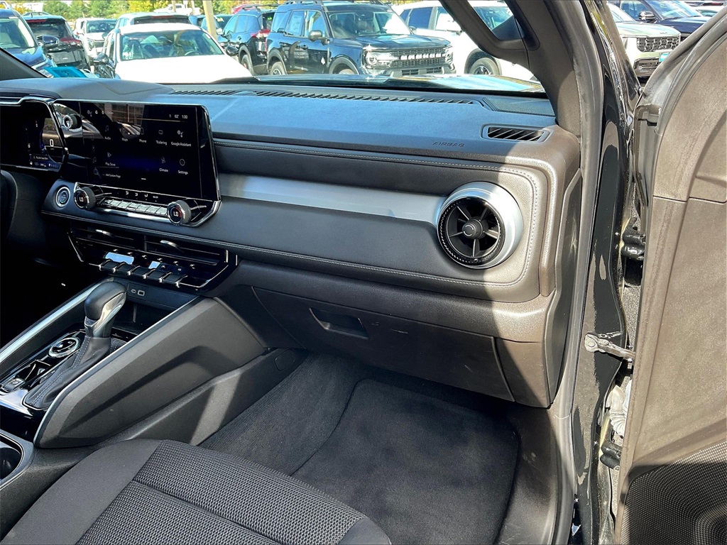 2023 Chevrolet Colorado LT - Photo 12