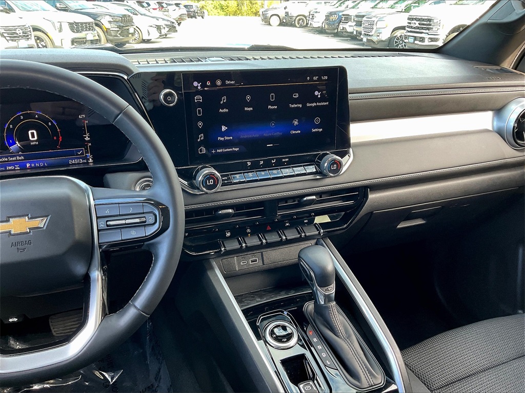 2023 Chevrolet Colorado LT - Photo 17